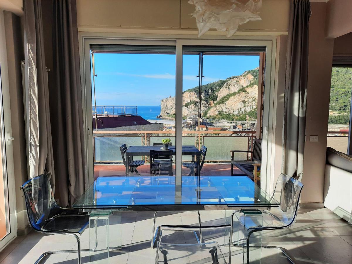 Casa Matilde - Appartamento Vista Mare - Con Posto Auto ฟีนาเลลีกูเร ภายนอก รูปภาพ