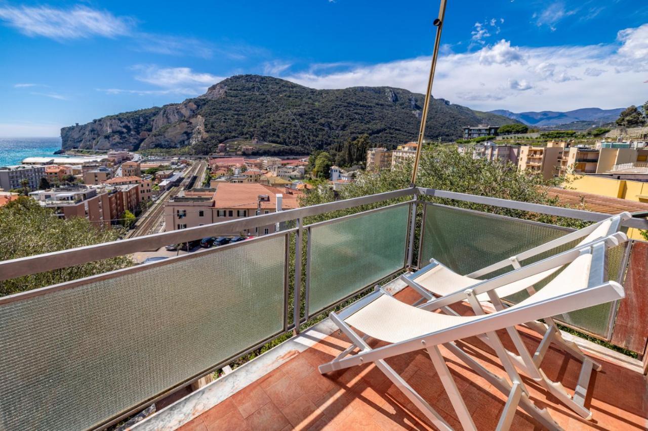 Casa Matilde - Appartamento Vista Mare - Con Posto Auto ฟีนาเลลีกูเร ภายนอก รูปภาพ