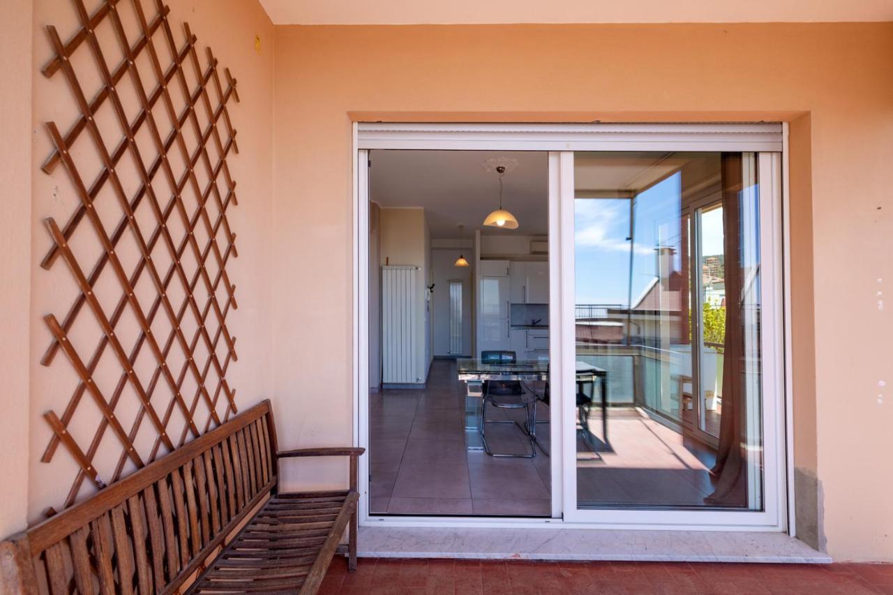 Casa Matilde - Appartamento Vista Mare - Con Posto Auto ฟีนาเลลีกูเร ภายนอก รูปภาพ