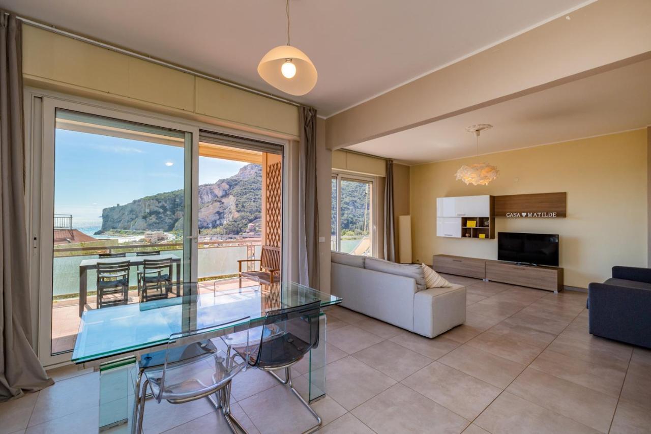 Casa Matilde - Appartamento Vista Mare - Con Posto Auto ฟีนาเลลีกูเร ภายนอก รูปภาพ