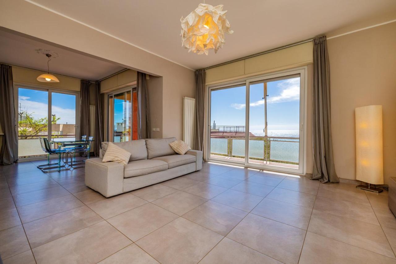 Casa Matilde - Appartamento Vista Mare - Con Posto Auto ฟีนาเลลีกูเร ภายนอก รูปภาพ