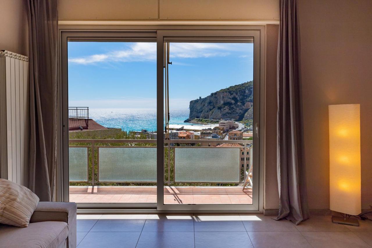 Casa Matilde - Appartamento Vista Mare - Con Posto Auto ฟีนาเลลีกูเร ภายนอก รูปภาพ