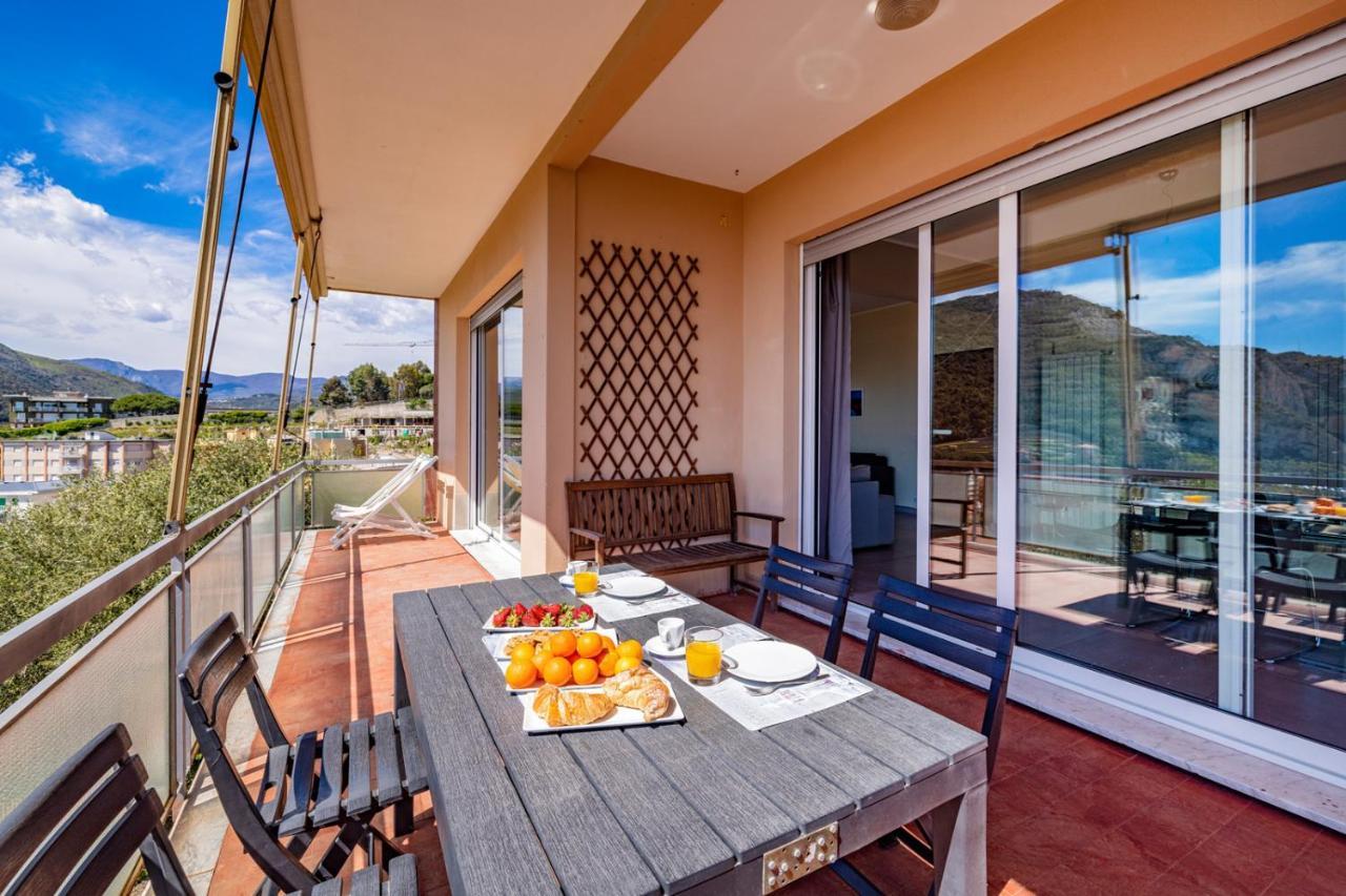 Casa Matilde - Appartamento Vista Mare - Con Posto Auto ฟีนาเลลีกูเร ภายนอก รูปภาพ