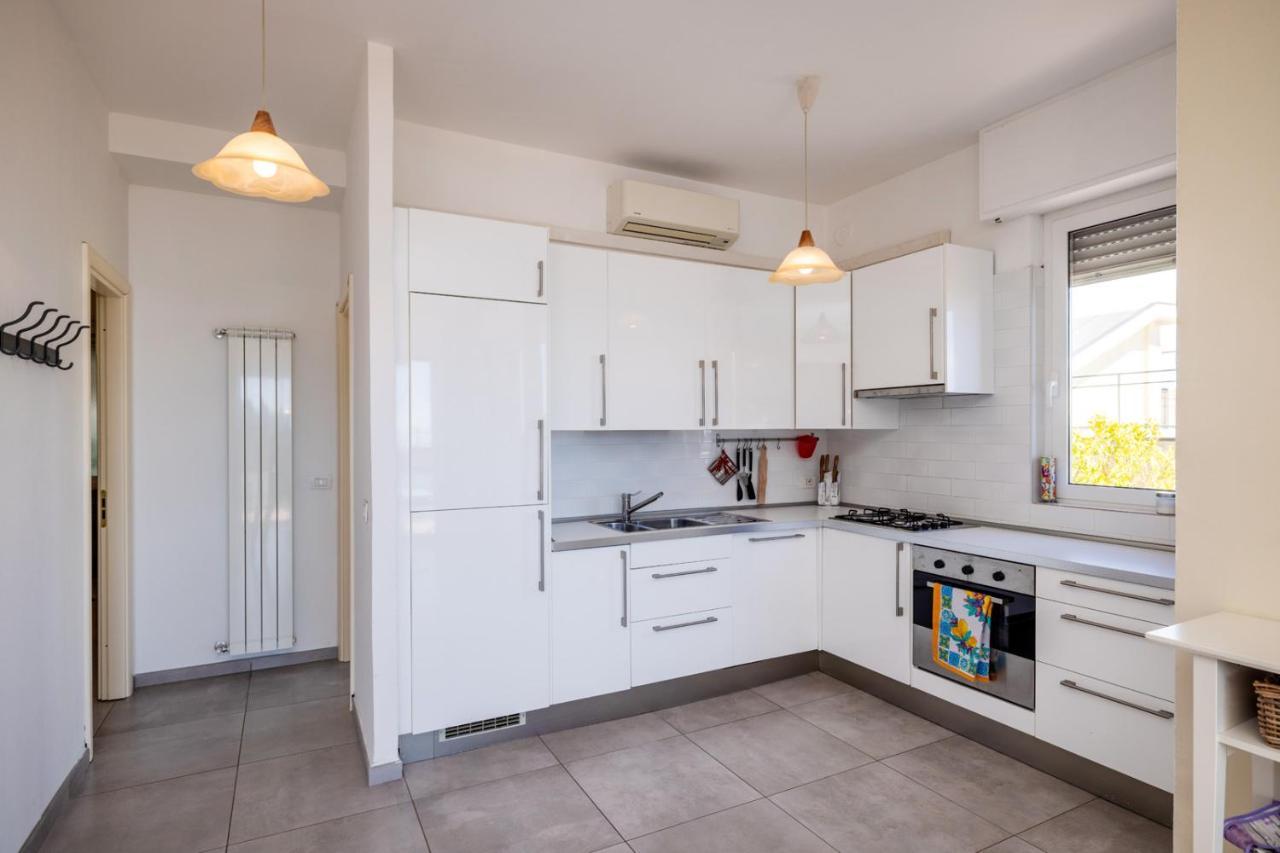 Casa Matilde - Appartamento Vista Mare - Con Posto Auto ฟีนาเลลีกูเร ภายนอก รูปภาพ