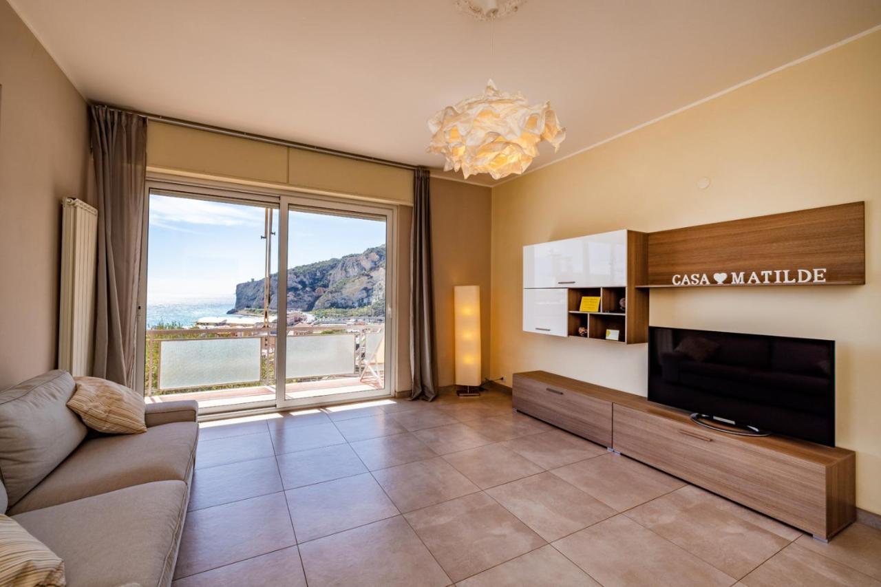 Casa Matilde - Appartamento Vista Mare - Con Posto Auto ฟีนาเลลีกูเร ภายนอก รูปภาพ